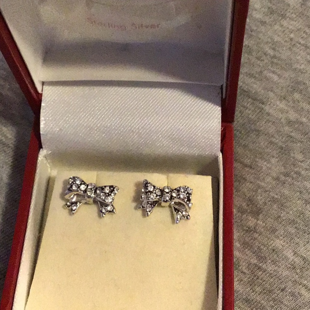 Women’s jewelry
